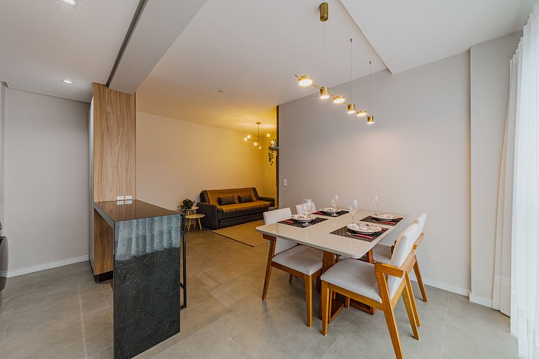 Apartamento completo, moderno e bem localizado