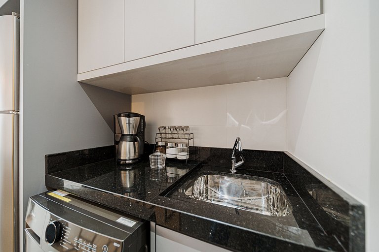 Apartamento completo, moderno e bem localizado