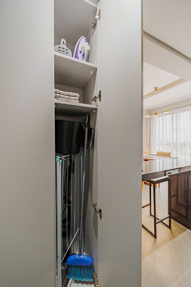 Apartamento completo, moderno e bem localizado