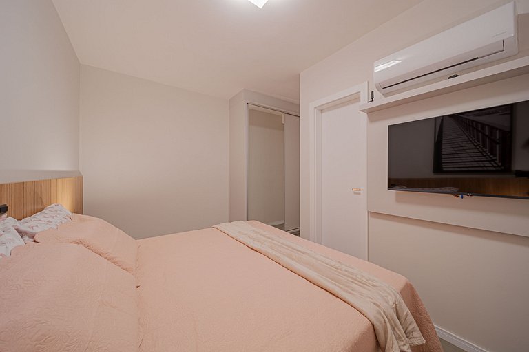 Apto sofisticado com elegancia e bem localizado