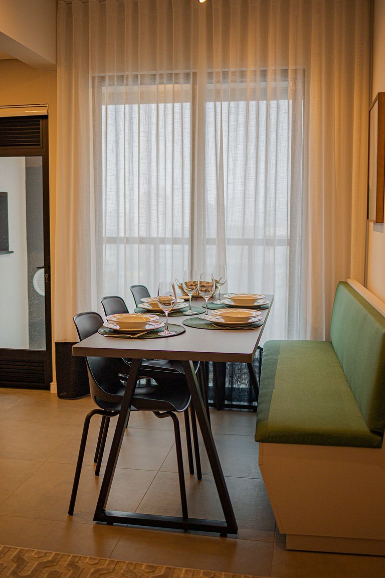 Apto sofisticado com elegancia e bem localizado