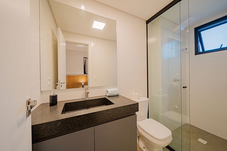 Apto sofisticado com elegancia e bem localizado