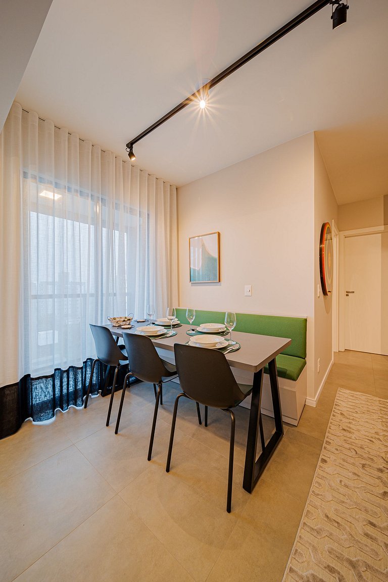 Apto sofisticado com elegancia e bem localizado