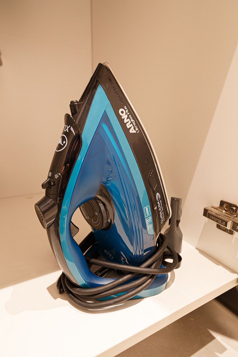 Estadia Elegante com Vaga e Wi-Fi Rápido MIN602