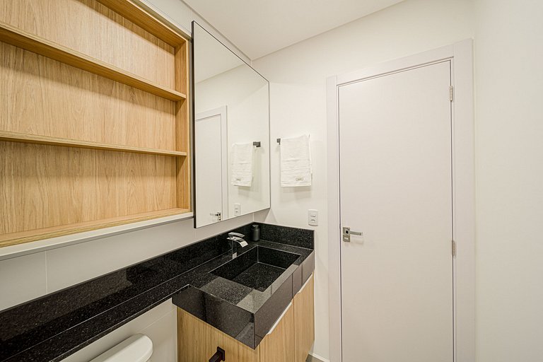 Luxo seguro e Moderno no Saguaçu STH605