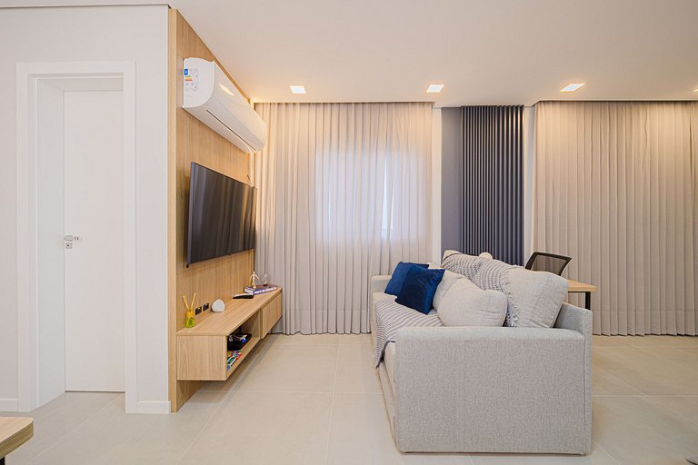 Apartamento novinho no Anita Garibaldi [MI803]