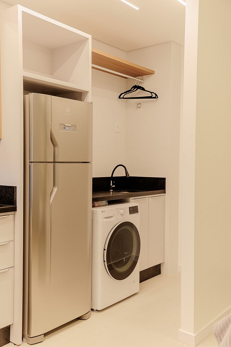 Charmoso, elegante e completo em edífico incrível