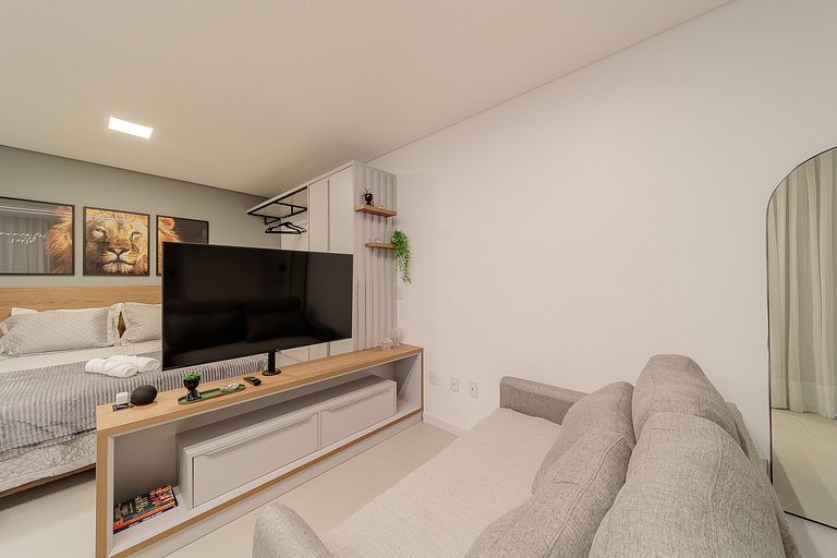 Studio H 107: Elegância e Lazer com Vista Exclusiva