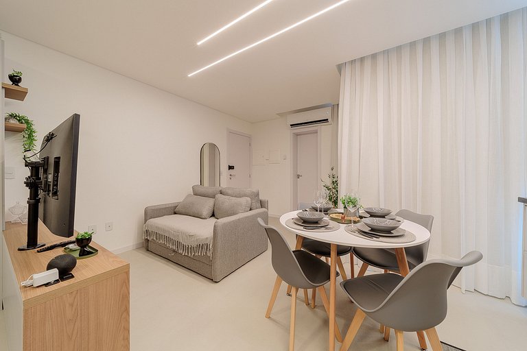 Charmoso, elegante e completo em edífico incrível