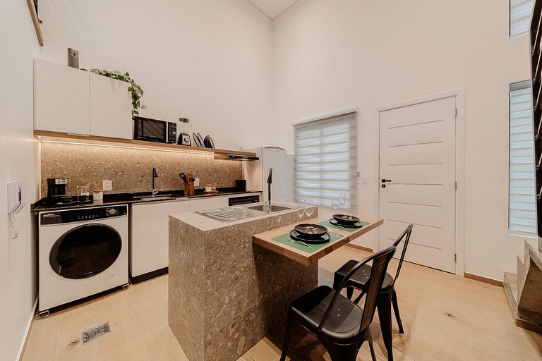 Refúgio dos Sonhos: Loft com Mezanino Único!