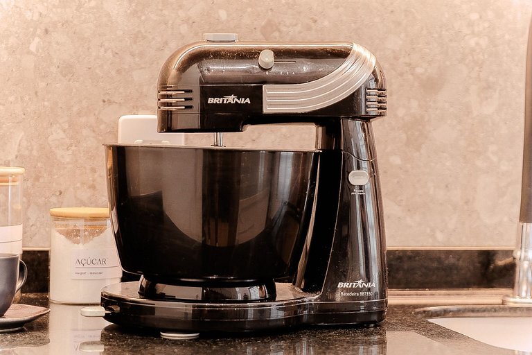 Refúgio dos Sonhos: Loft com Mezanino Único!