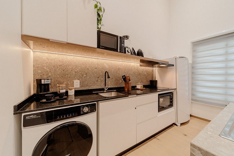 Refúgio dos Sonhos: Loft com Mezanino Único!
