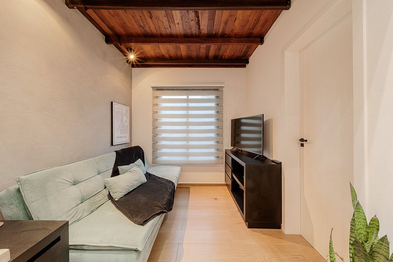 Refúgio dos Sonhos: Loft com Mezanino Único!