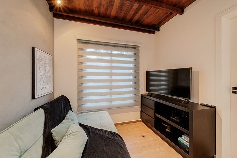 Refúgio dos Sonhos: Loft com Mezanino Único!