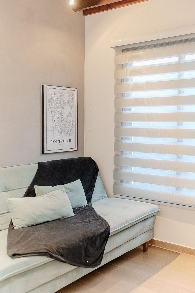 Refúgio dos Sonhos: Loft com Mezanino Único!
