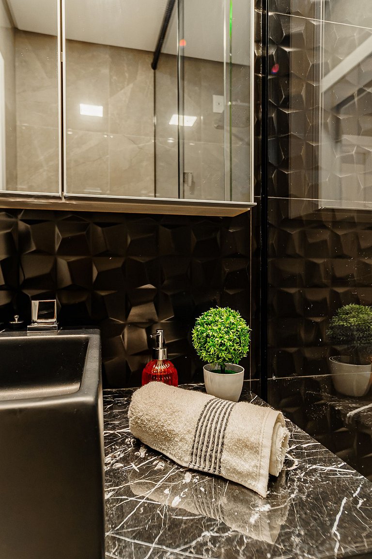 Experimente um Refúgio Luxuoso! | ELY701B