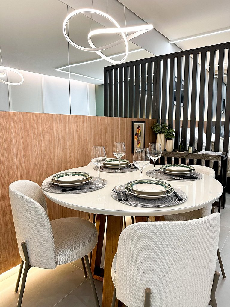 Estadia Elegante com Vaga e Wi-Fi Rápido MIN604