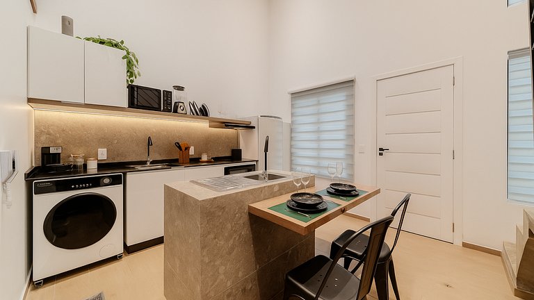 Moderno Confortável e Bem Localizado GLO04