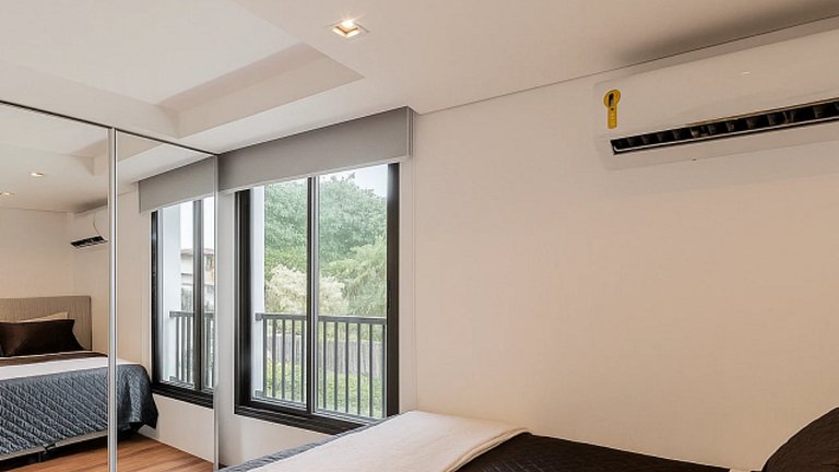 Moderno Confortável e Bem Localizado GLO04