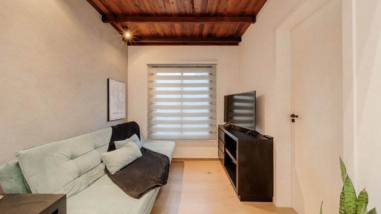 Moderno Confortável e Bem Localizado GLO04