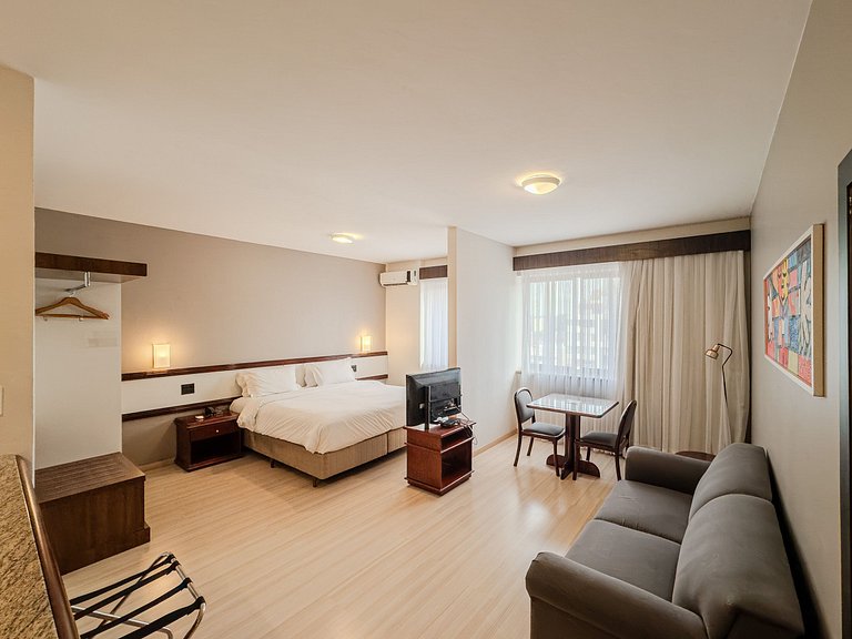 Flipchave | Quarto premium e Luz Natural - PRZ 909