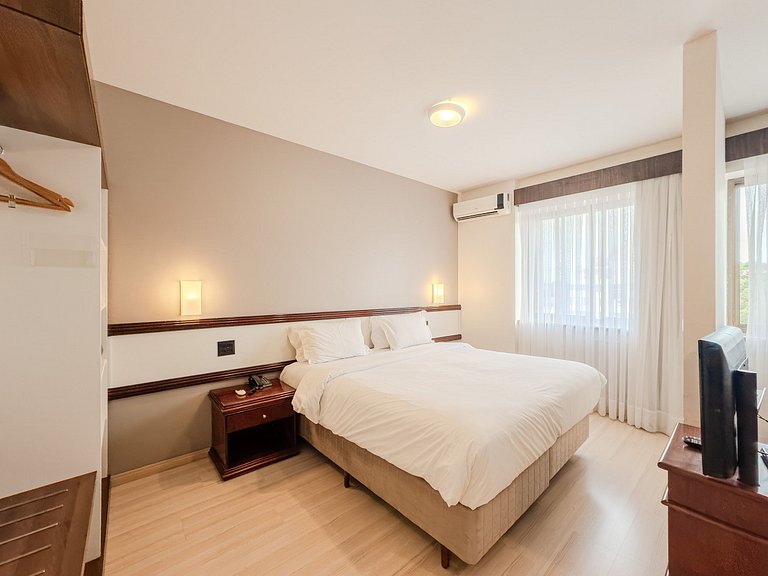 Flipchave | Quarto premium e Luz Natural - PRZ 909