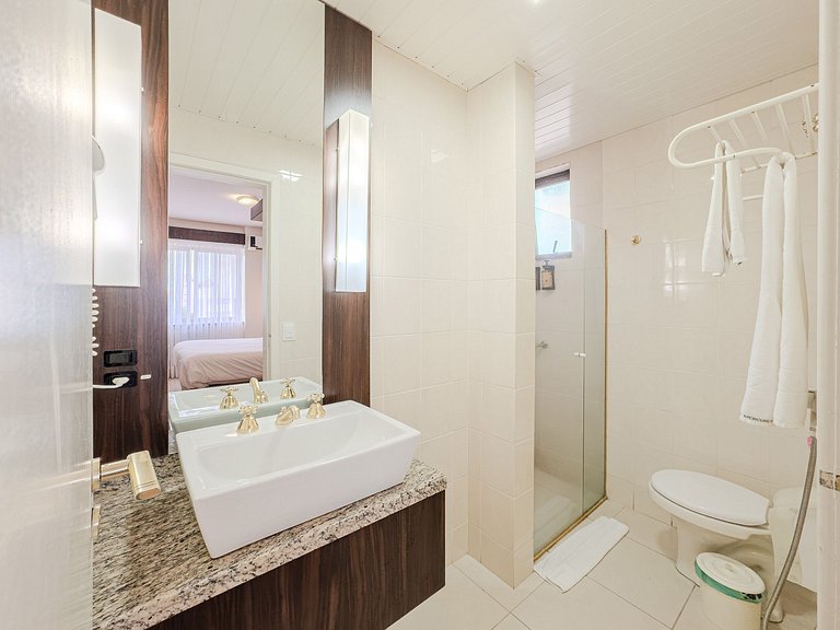 Flipchave | Quarto premium e Luz Natural - PRZ 909