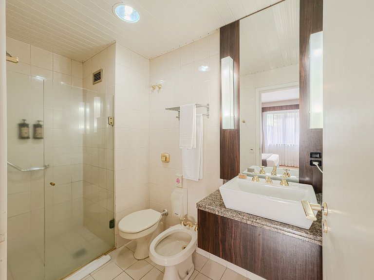 Flipchave | Quarto premium e Luz Natural - PRZ 909