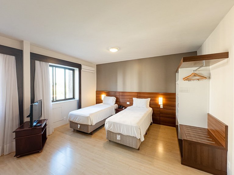 Flipchave | Quarto com duas camas TWIN - Prinz 608