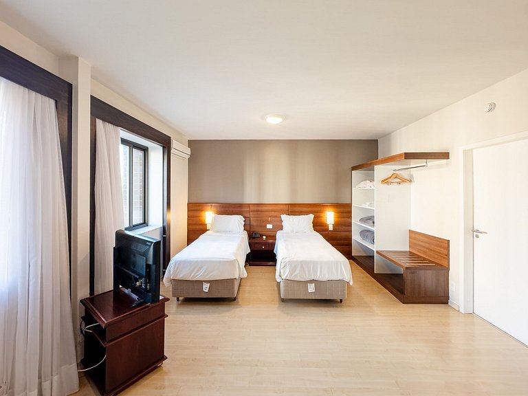 Flipchave | Quarto com duas camas TWIN - Prinz 608