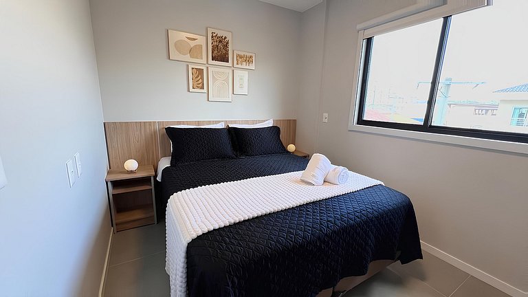 Design e lazer no Mingus; rooftop com vista serra