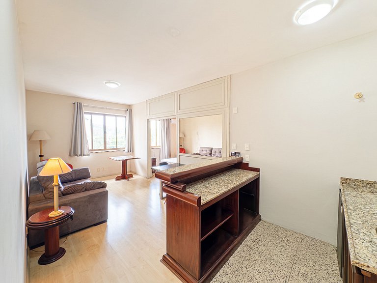 Design e Conforto c/ duas camas em quarto de hotel