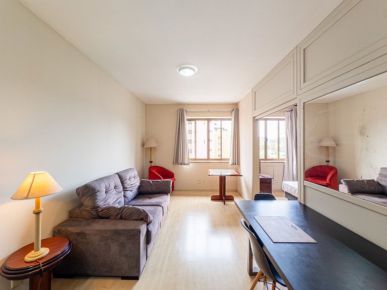 Design e Conforto c/ duas camas em quarto de hotel