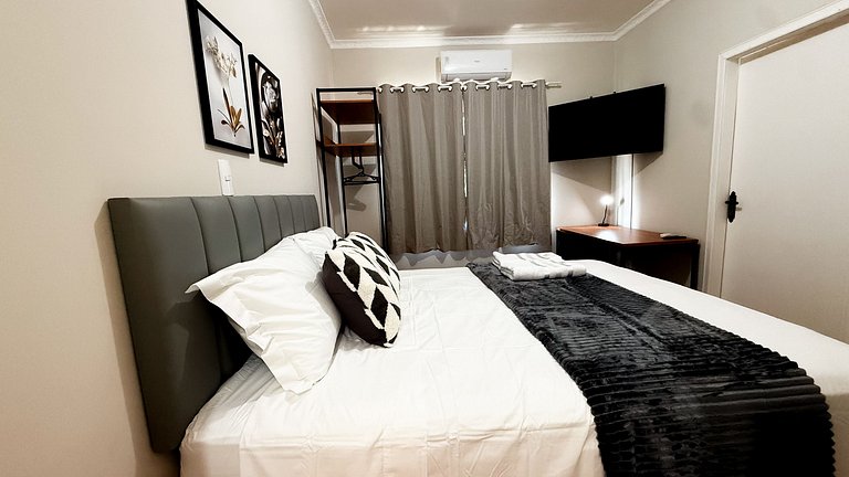 Suíte Amsterdam | Fechadura e banheiro exclusivo