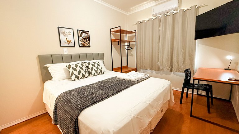 Suíte Amsterdam | Fechadura e banheiro exclusivo