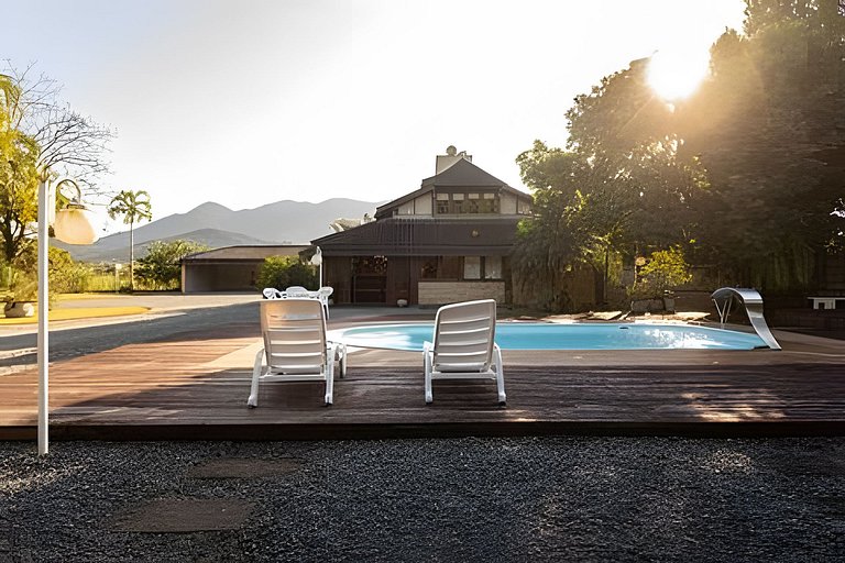 Casa de Campo: Piscina, Lago, Lareira e Churrasco