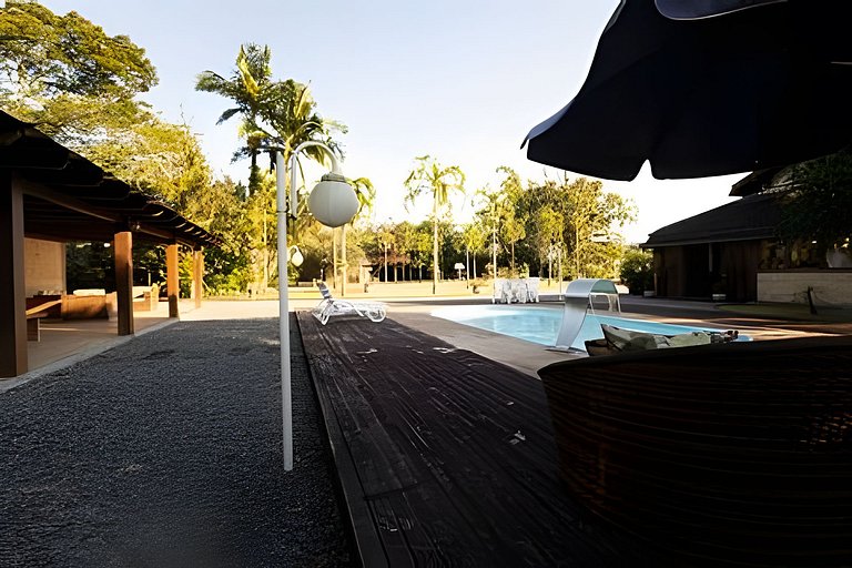 Casa de Campo: Piscina, Lago, Lareira e Churrasco