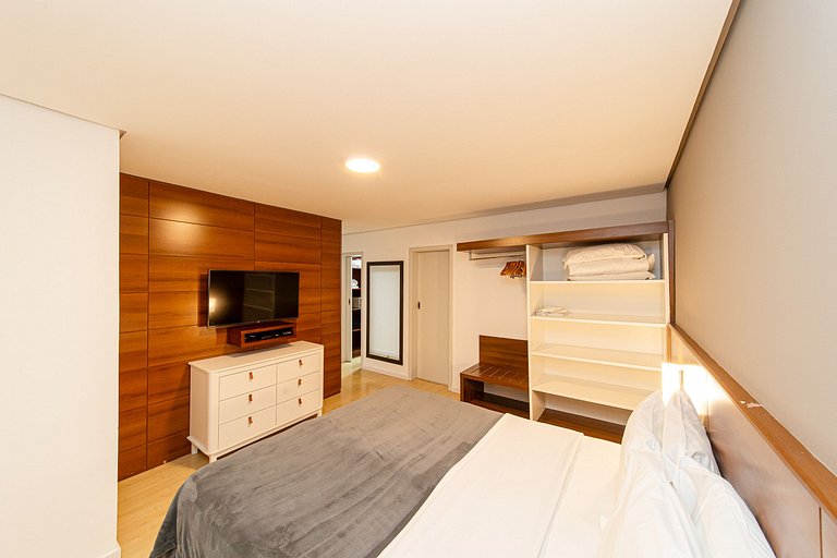 Quarto nobre em hotel no centro de Joinville