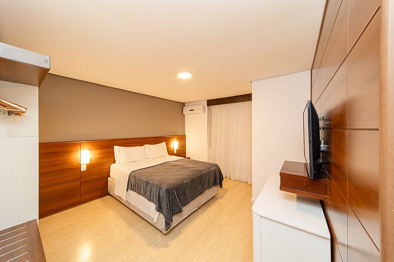 Quarto nobre em hotel no centro de Joinville