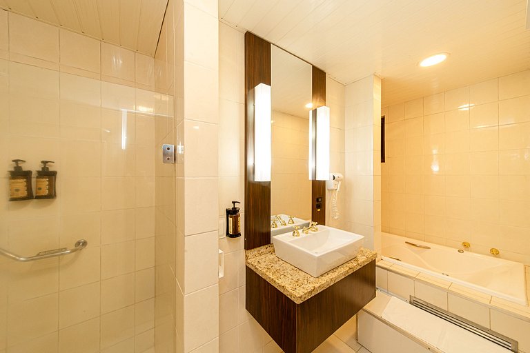 Quarto nobre em hotel no centro de Joinville