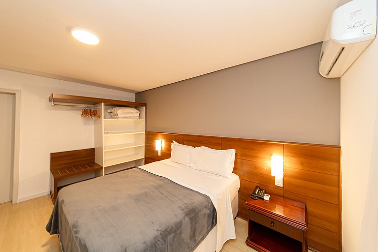 Quarto nobre em hotel no centro de Joinville