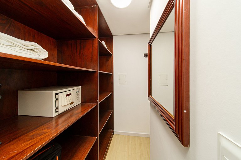 Quarto nobre em hotel no centro de Joinville