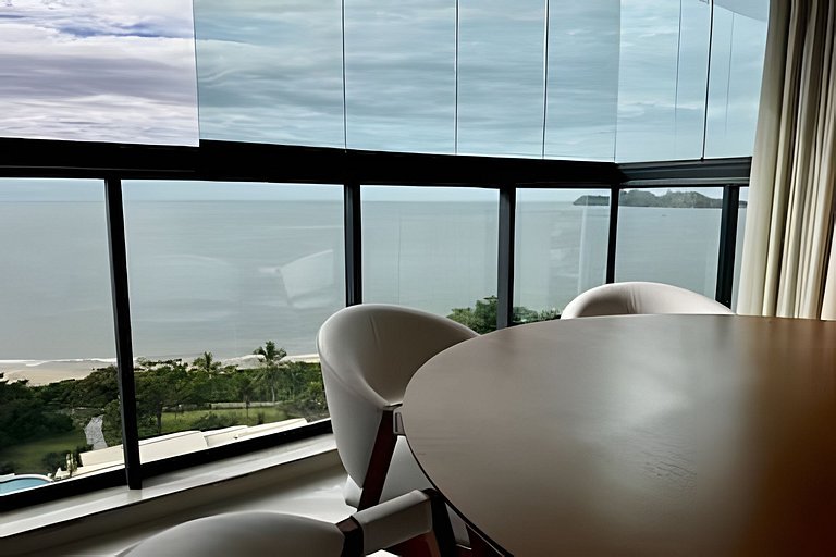 Apto Completo na Praia | 3 Quartos e Suíte
