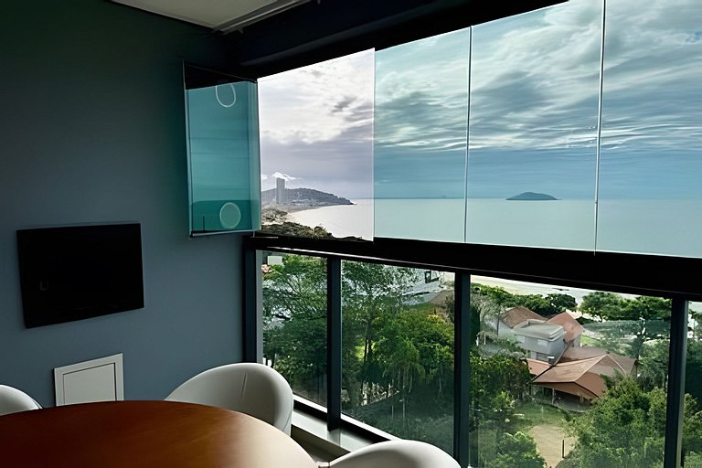 Apto Completo na Praia | 3 Quartos e Suíte