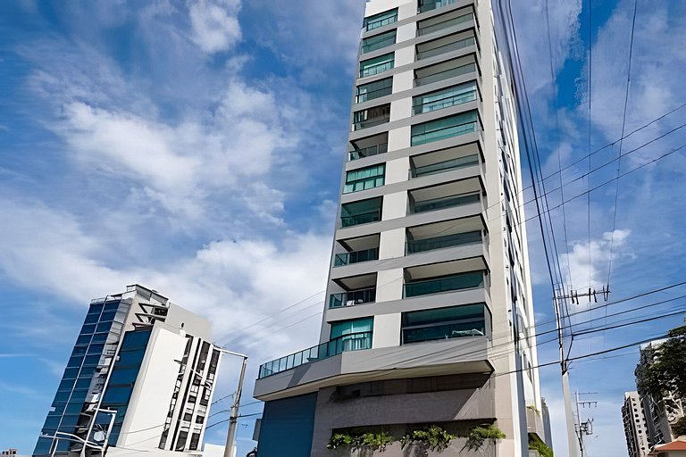 Apto Completo na Praia | 3 Quartos e Suíte