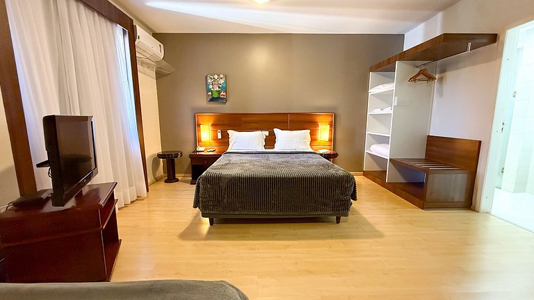 Elegante, confortável e moderno no centro PRZ 710
