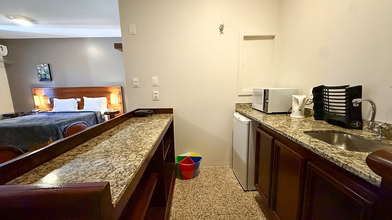 Elegante, confortável e moderno no centro PRZ 710