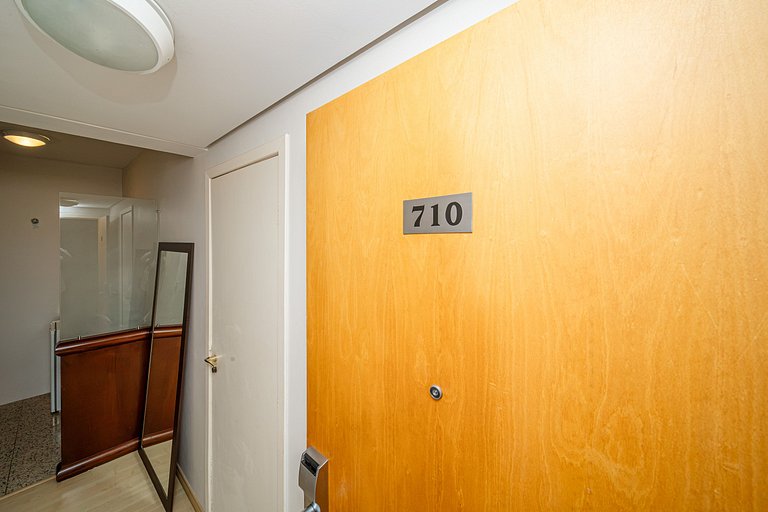 Elegante, confortável e moderno no centro PRZ 710